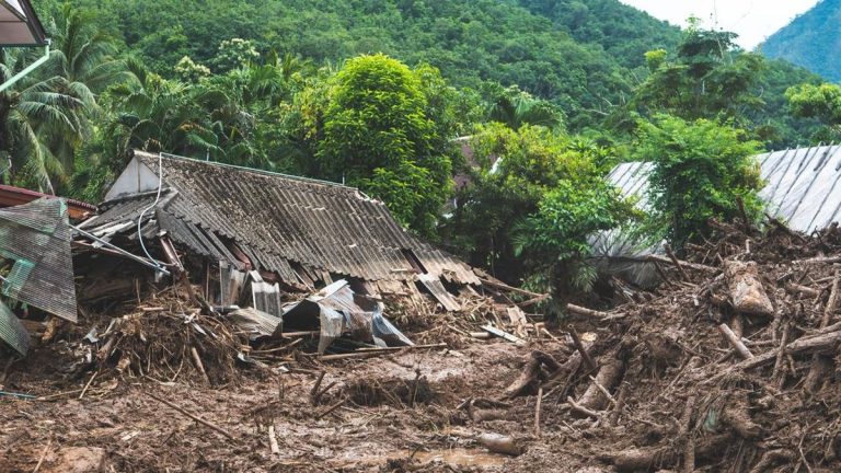 Longsor Terjang Desa Bongas Pemalang Jateng, 2 Orang Hilang