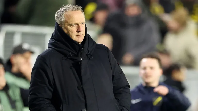 John van den Brom Kecewa, Twente Buang Keunggulan Saat Hadapi Breda