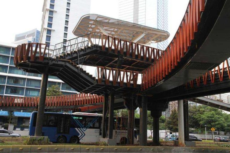 Plat Besi JPO Sering Dicuri, Pramono Instruksikan Ganti Material : Okezone News