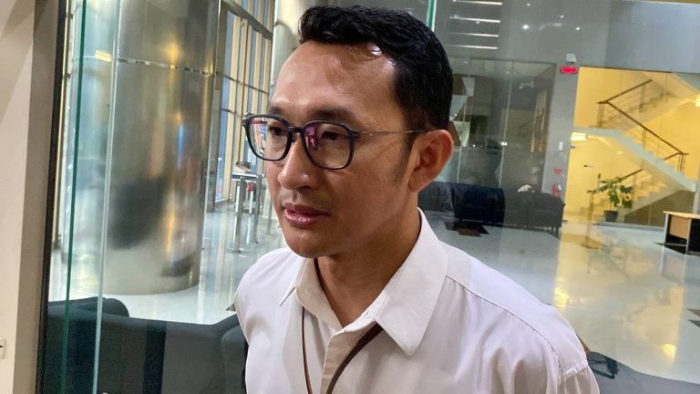 KPK Duga Eks Sekdis Cipta Karya Bekasi Terima Uang dari Ade Kuswara : Okezone News