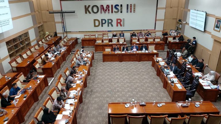 Semprot Kapolres Sleman, Purnawirawan Jenderal Tegaskan Suami Tabrak Jambret Bukan Kecelakaan Lalin : Okezone News