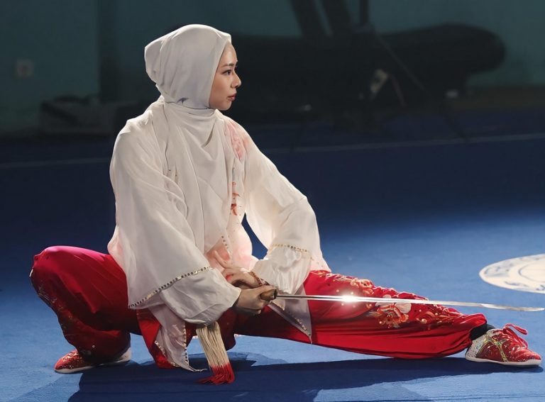 Kisah Lindswell Kwok, Atlet Wushu Supercantik Peraih Medali Emas Asian Games yang Mirip Artis Cantik Korea : Okezone Sports
