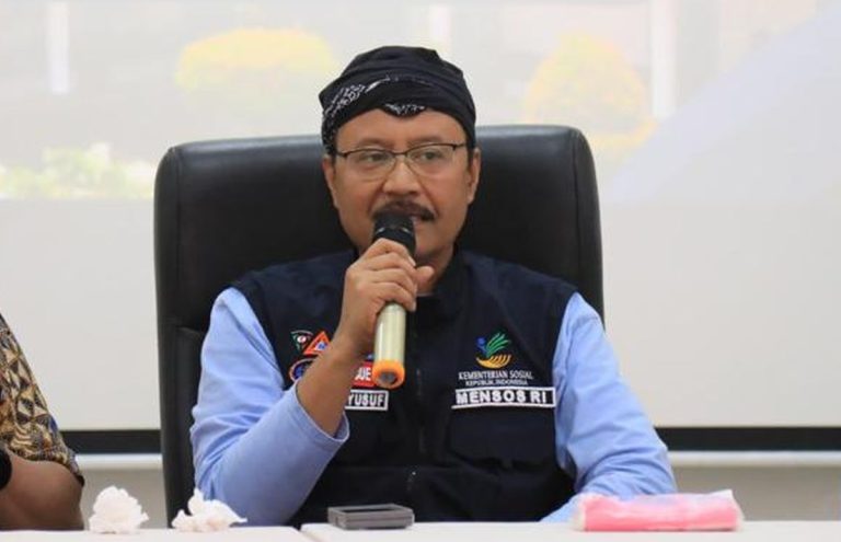 Mensos Pastikan Korban Longsor Cisarua Dapat Santunan, Ahli Waris Terima Rp15 Juta : Okezone News