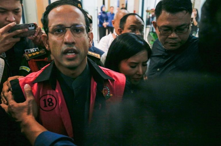 Nadiem Bantah Terima Rp809 Miliar dari Korupsi Chromebook: Sebetulnya Mudah Diluruskan! : Okezone News