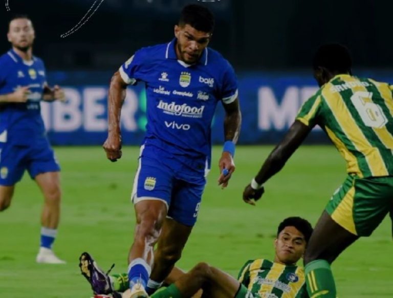 Hasil Babak Pertama Persib Bandung vs PSBS Biak: Skor Masih 0-0 : Okezone Bola