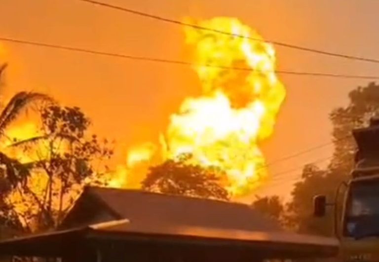 Breaking News! Pipa Gas Meledak di Indragiri Hilir, Semburan Api Menjulang hingga 15 Meter : Okezone News