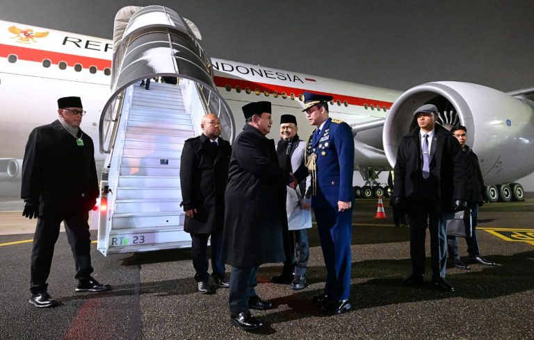 Usai Lawatan London, Prabowo Bertolak ke Davos Hadiri WEF : Okezone News