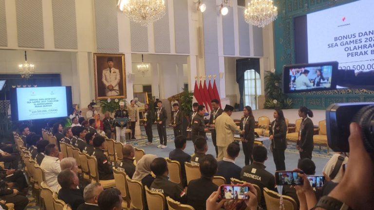 Prabowo Cairkan Bonus Atlet Peraih Medali SEA Games 2025, Total Rp465 Miliar : Okezone News