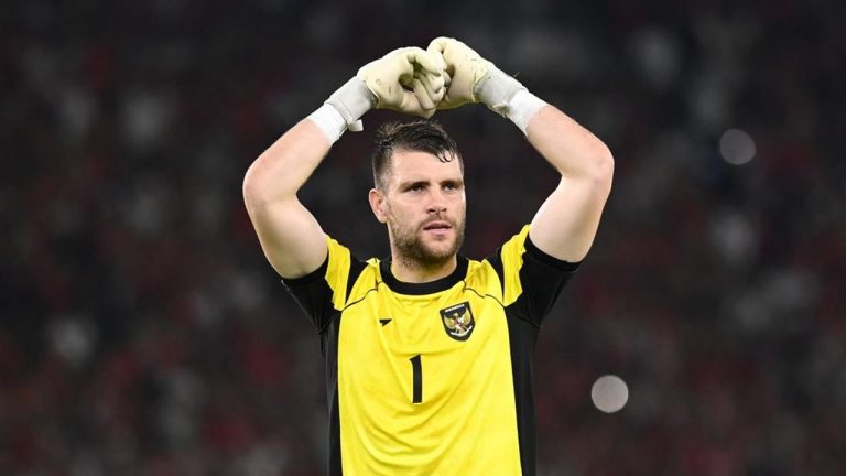 Situasi di Ajax Amsterdam Buat Maarten Paes Berpeluang Jadi Kiper Utama