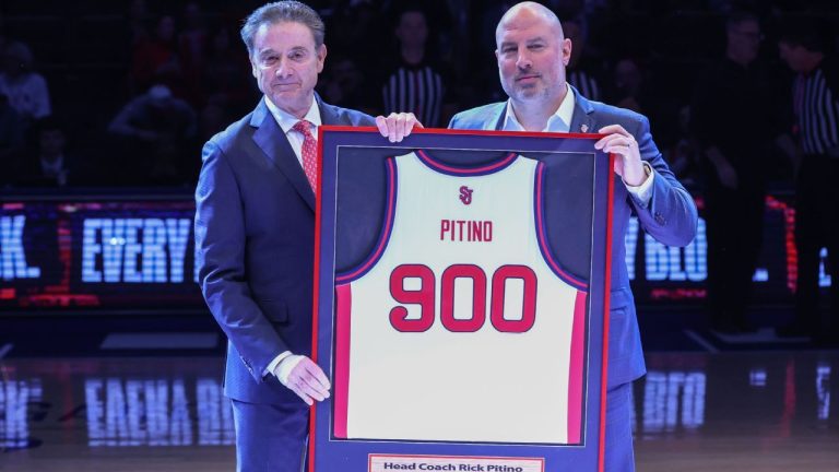 St. John’s Rayakan 900 Kemenangan Rick Pitino dengan Video Penghormatan