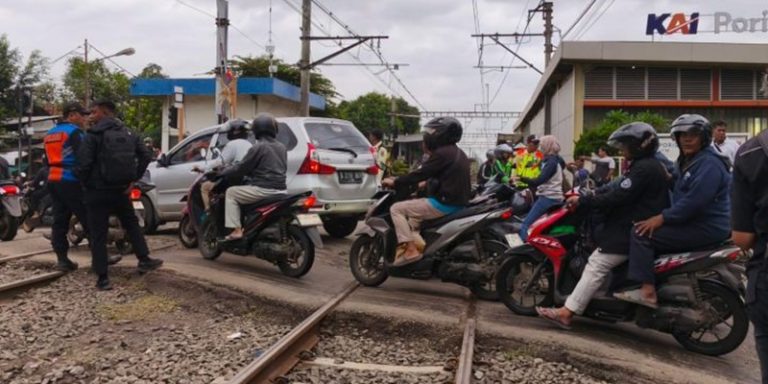 Commuter Line Bandara Soetta di Stasiun Poris Kembali Normal Dua Jalur