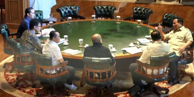 Serius Bahas Ekonomi