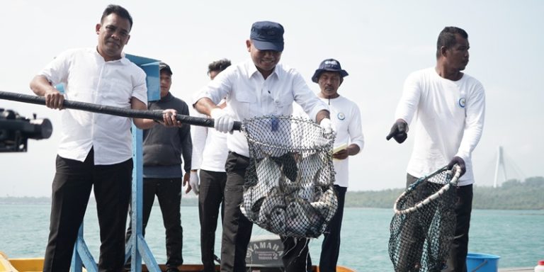 Modeling Budidaya Lobster di Batam Penuhi Kebutuhan Imlek