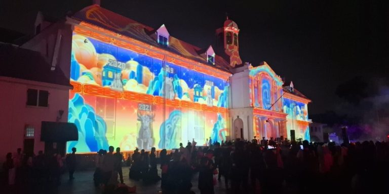 Warga Serbu Jakarta Light Festival di Kawasan Kota Tua