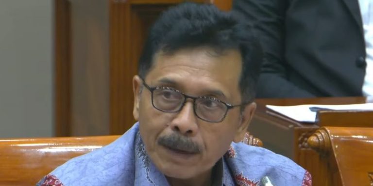 Ketua MKMK Menolak Komentari Substansi Perkara Adies Kadir: Lebih Baik Saya Mundur!