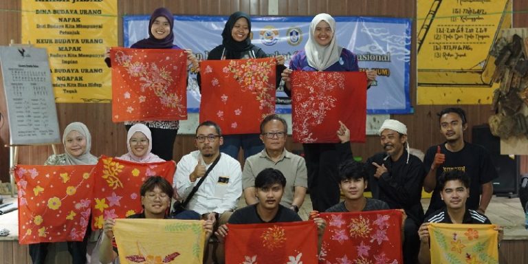 Kolaborasi Internasional Unpad-UUM Perkuat Daya Saing Batik Citengah