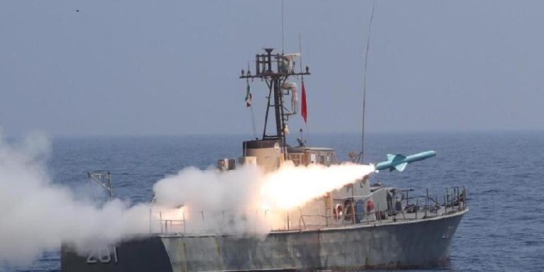 Iran-Rusia Bakal Latihan Militer Bersama di Laut Oman