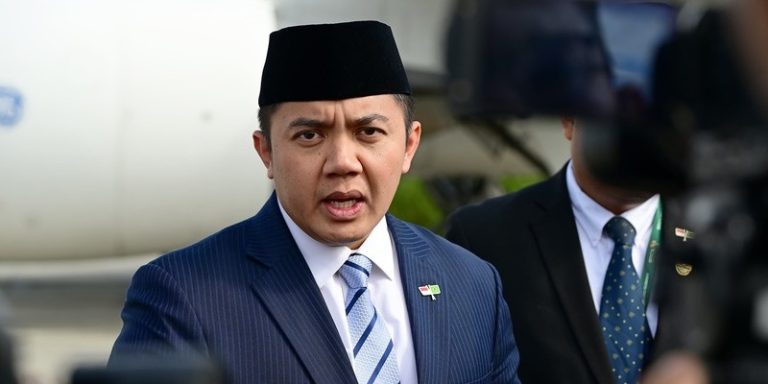 Gaya Komunikasi Seskab Teddy Transformasikan Citra Istana Lebih Humanis