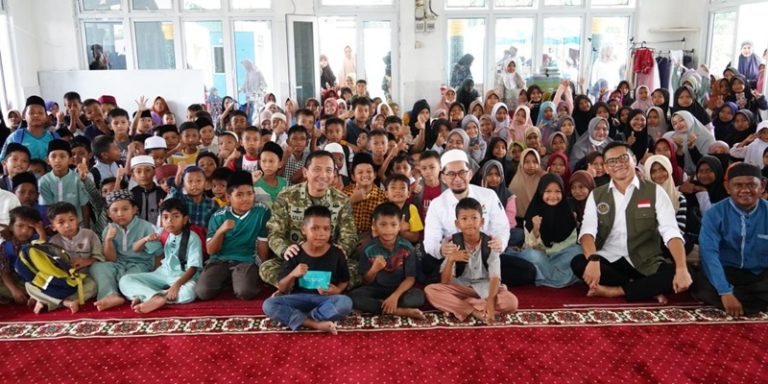 TNI Gandeng UAH Care Bangun Harapan Pascabencana Aceh