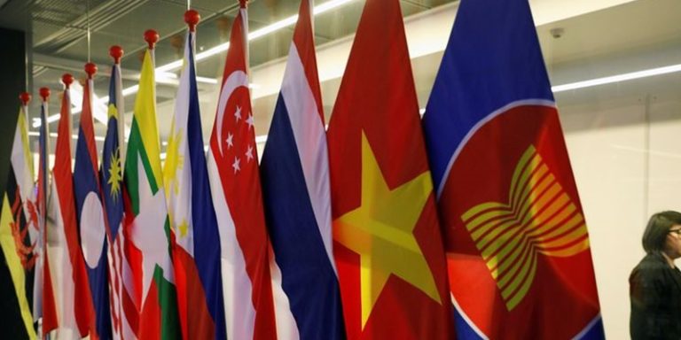 ASEAN di Antara Badai Geopolitik