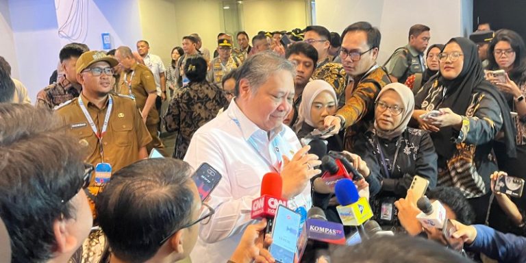 Airlangga Pastikan Proyek Gentengisasi Prabowo Dibiayai APBN