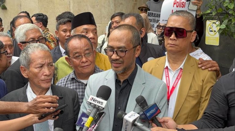 4,5 Jam Bertemu Prabowo, Abraham Samad Ngaku Bahas Penguatan KPK : Okezone News