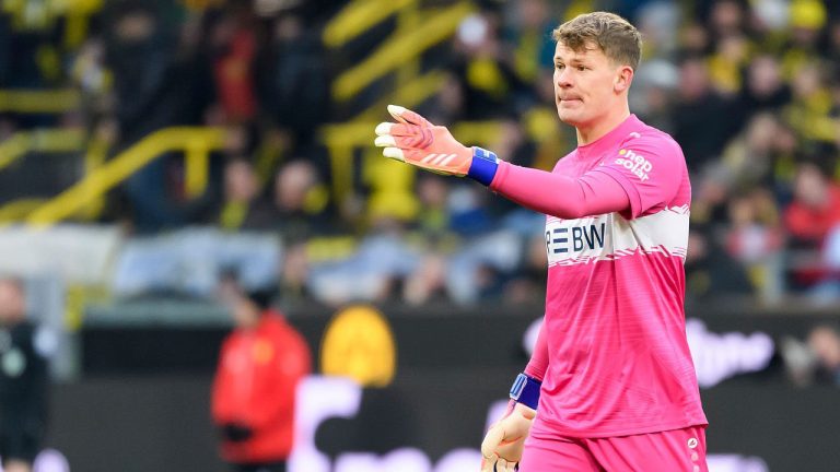 Alexander Nubel Buka Peluang Hijrah ke Inggris di Musim Depan