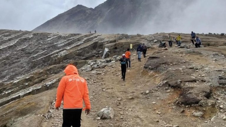 Pendaki Hilang di Gunung Ijen Ditemukan Selamat