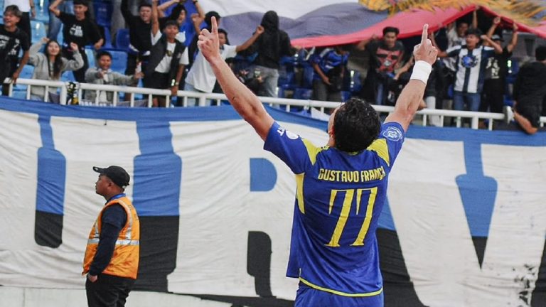 Arema FC 3-0 Semen Padang FC, Singo Edan Berpesta Di Kanjuruhan