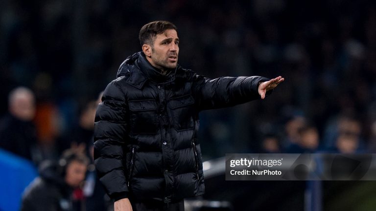 Cesc Fabregas Secara Terbuka Meminta Maaf Setelah Insiden Saelemaekers