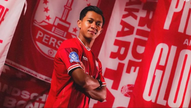 Misi Pemain Persib Bandung Febri Hariyadi Selamatkan Persis Solo dari Degradasi di Super League : Okezone Bola