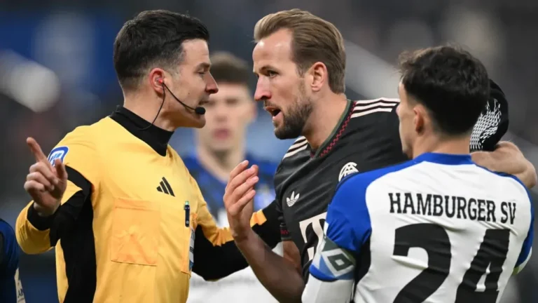 Gagal Kalahkan Hamburg SV, Pemain Bayern Munich Serbu Wasit Harm Osmers