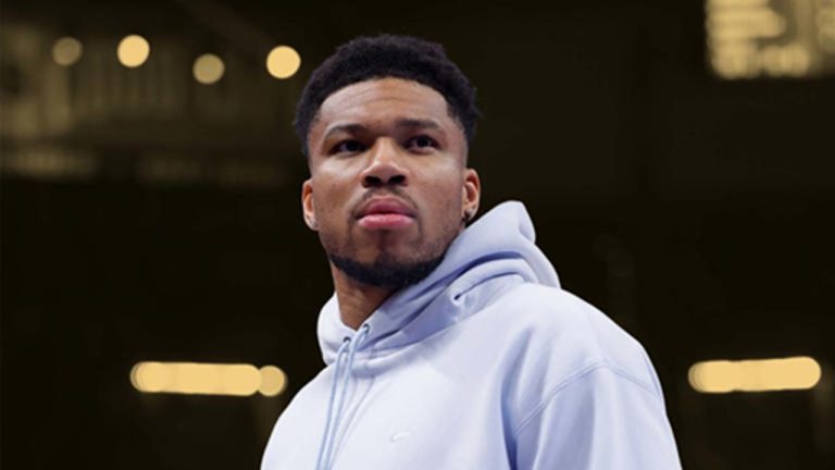 Giannis Antetokounmpo Dukung Olympiacos Juara EuroLeague