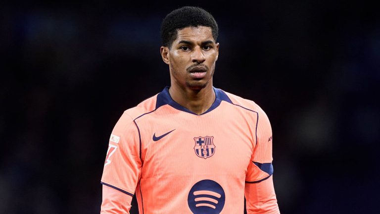 Hansi Flick Beri Isyarat Barcelona Permanenkan Marcus Rashford