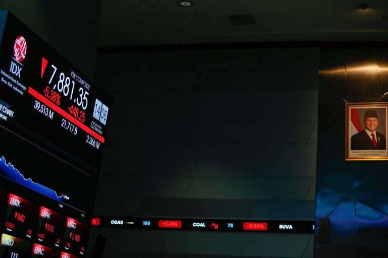 OJK Buka Suara Usai Polisi Geledah Kantor Shinhan Sekuritas di Kasus Goreng Saham IPO PIPA : Okezone Economy