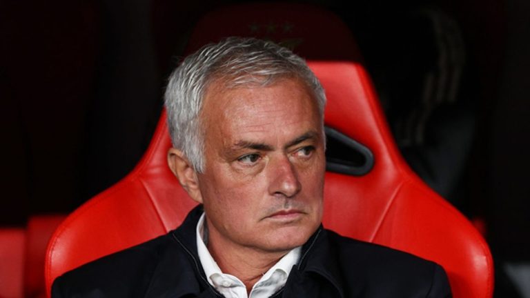 Jose Mourinho Dirawat di Rumah Sakit Jelang Lawan Real Madrid