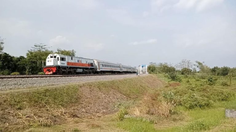 KAI: 1.621.414 Tiket Kereta Api Angkutan Lebaran Terjual! : Okezone News