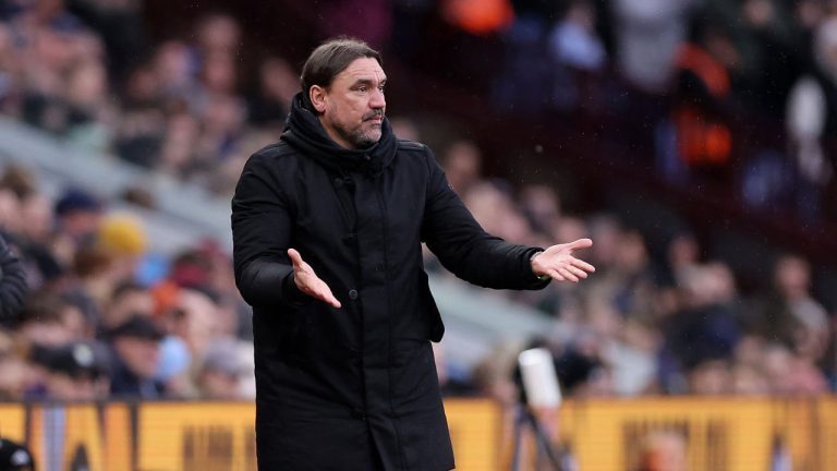 Leeds Curi Poin Berharga di Villa Park, Daniel Farke Mengaku Puas