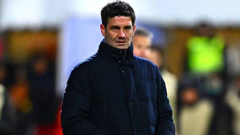 Meski Kalah Telak, Cristian Chivu Tetap Yakin Inter Bisa Lolos