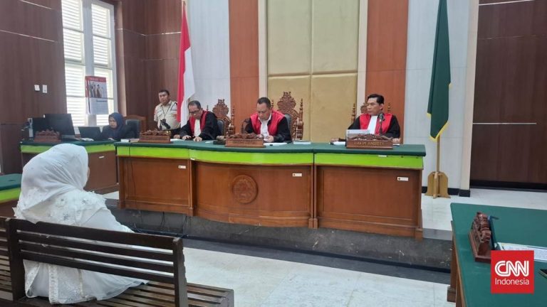 Bos Kosmetik Berbahaya Mira Hayati Dijebloskan ke Penjara