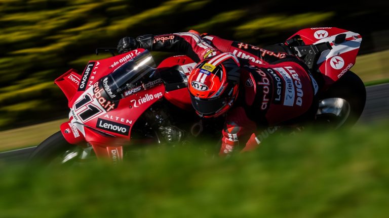 Nicolo Bulega Kembali Menguasai Uji Coba WSBK Hari Kedua