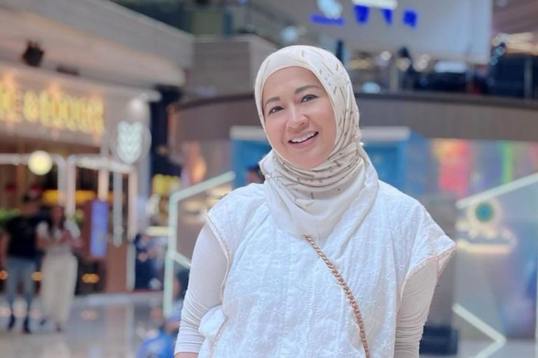 Unik! Okie Agustina Beri Kado Pakaian Dalam Seharga Jutaan Rupiah di Ulang Tahun Anak : Okezone Celebrity