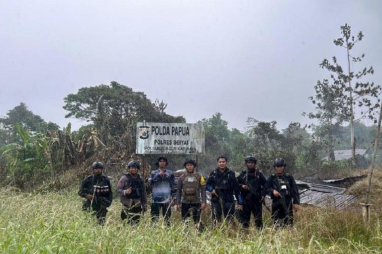 Breaking News! 18 Rumah hingga Kantor Polisi di Deiyai, Papua Tengah Dibakar Massa : Okezone News