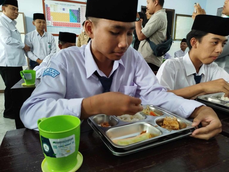 Heboh Isu Zakat untuk Program MBG, Begini Penjelasan Lengkap Kemenag : Okezone News