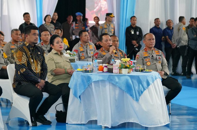 Kapolri Pantau Pembangunan Jembatan Bailey di Sumbar Pascabencana : Okezone News
