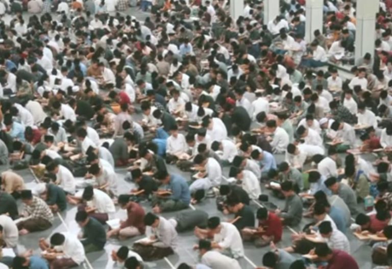 Hasil Falakiyah Ponpes Al Falah Ploso Tetapkan Awal Ramadhan Jatuh pada Kamis 19 Februari : Okezone News