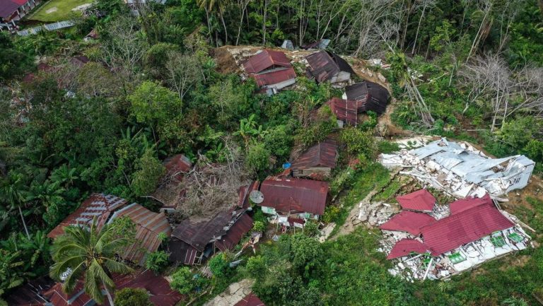 Tanah Bergerak di Desa Tandihat Tapanuli Selatan