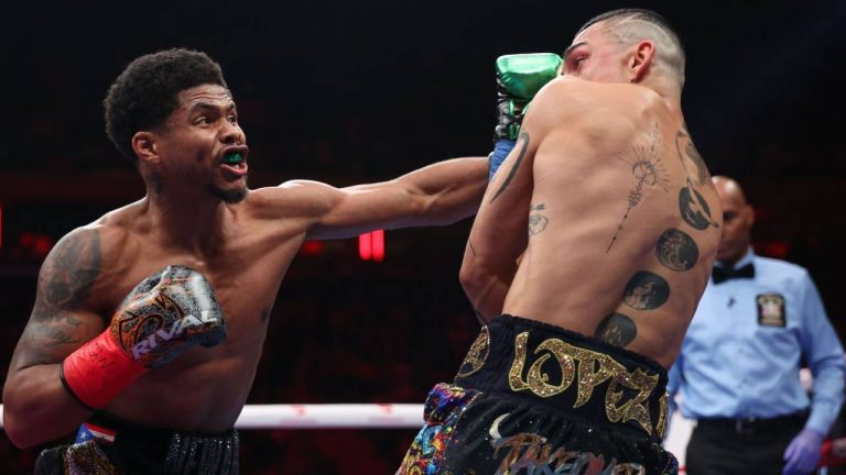 Shakur Stevenson Rebut Gelar Lopez, Cetak Sejarah Juara Dunia Empat Divisi