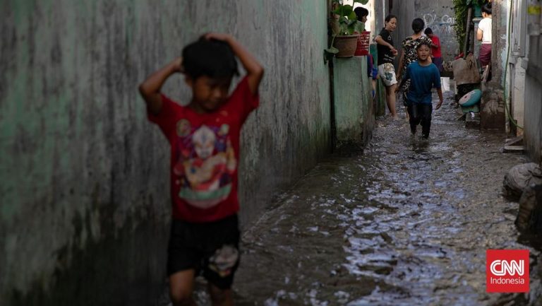 Update Banjir Jakarta Hari Ini, 90 RT dan 6 Ruas Jalan Tergenang