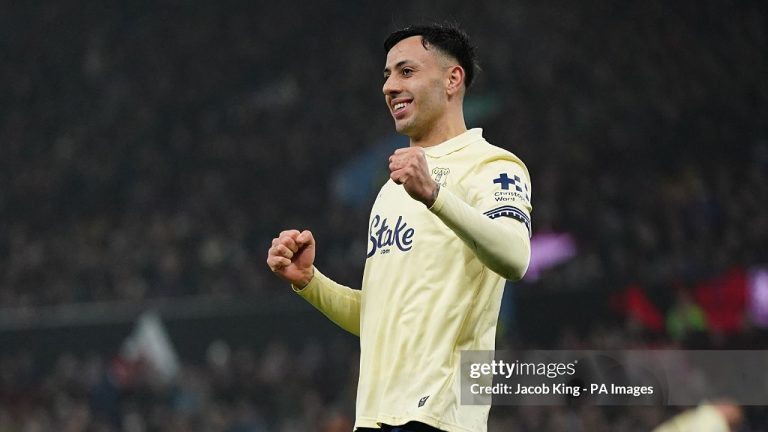 Transfer Dwight McNeil ke Crystal Palace Gagal di Menit Akhir